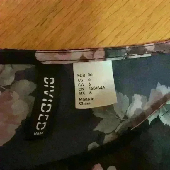 H & M sheer floral shirt size 6 - Picture 3 of 4
